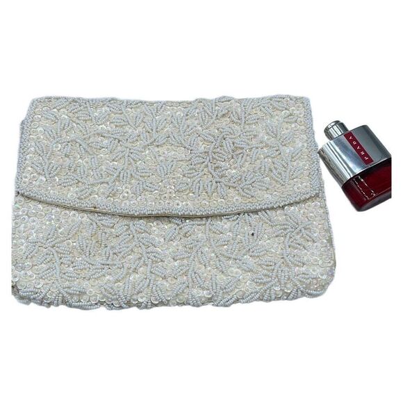 Vintage cream satin beaded clutch - Picture 1 of 9